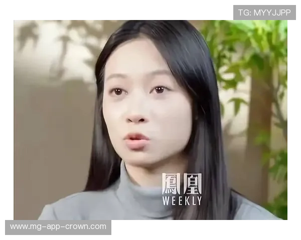 吴柳芳被拍到深夜大街买超市水果，跟赛场上那个“女神”判若两人！