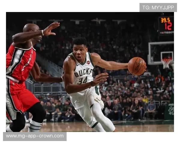 安东尼无球跑位制造对位换防，替补端得分更高效