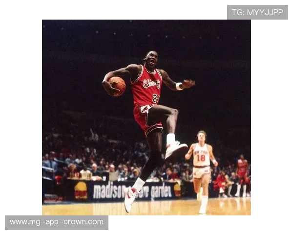 乔丹关键时刻单打拉开比分差距强化球队核心地位